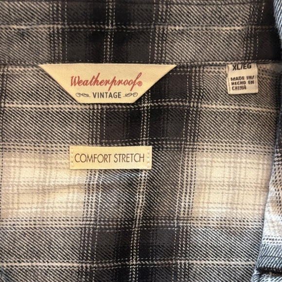 Women's Plaid Button Down Shirt - Picture 3 of 4